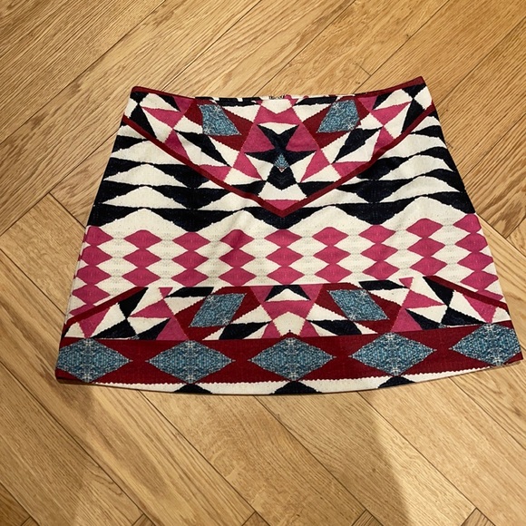MINKPINK Geometric Exposed Back Zipper Mini Skirt